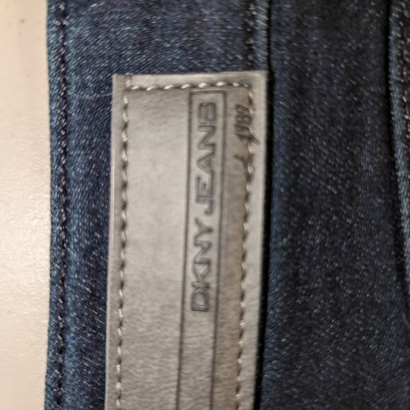 DKNY Soho Straight Jeans - New - Picture 2 of 3